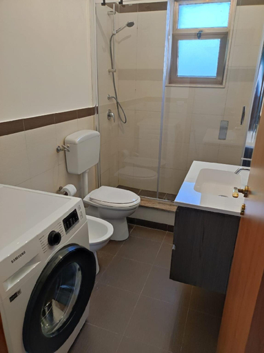 Bathroom 2, E&S Apartment, Syracuse