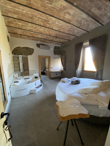 Bedroom 21