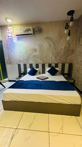 Others 2, Hotel Lions lounge, Hisar