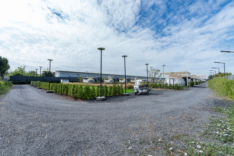 Exterior & Views 15