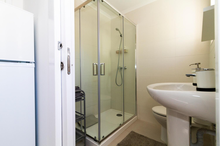 Bathroom 2, Apartments in Central Lisbon, Lisbon