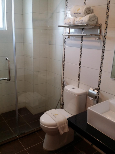 Bathroom 4, MJ Hotel, Sandakan
