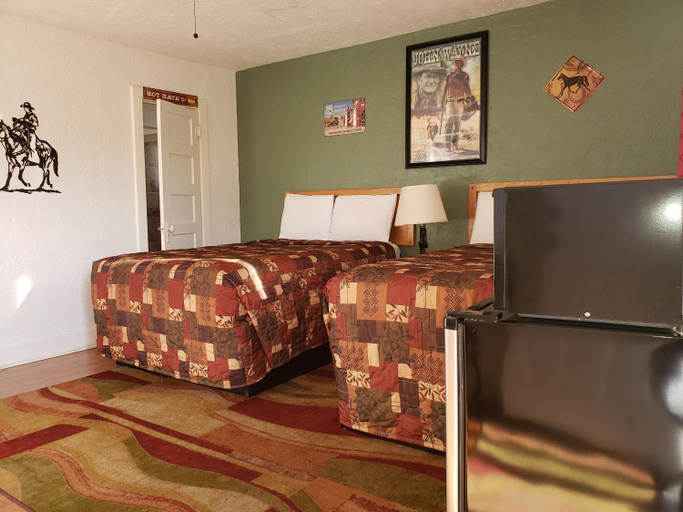 Bedroom, Deluxe Inn, Yavapai