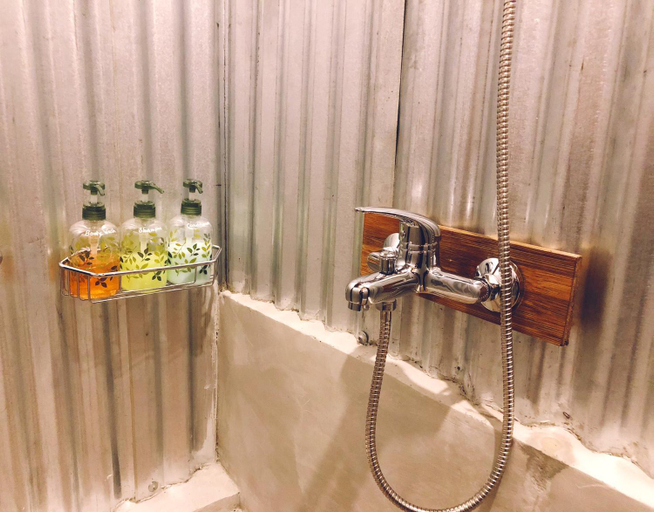 Shower 5, The Cabins at LVF, Puerto Princesa City