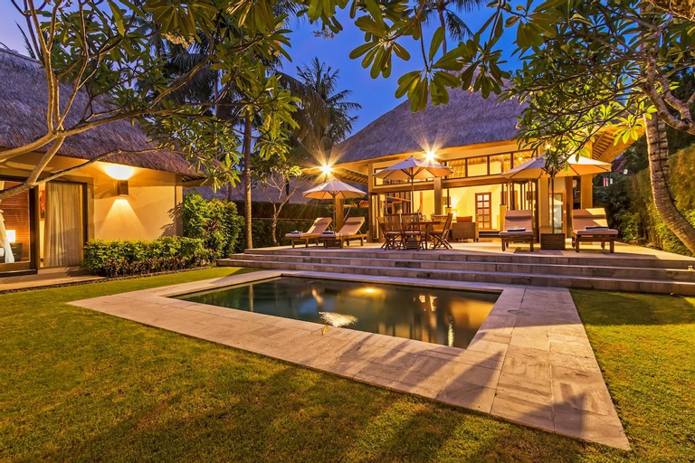 Villa Sasoon 3, 100 mt to Beach, Karangasem