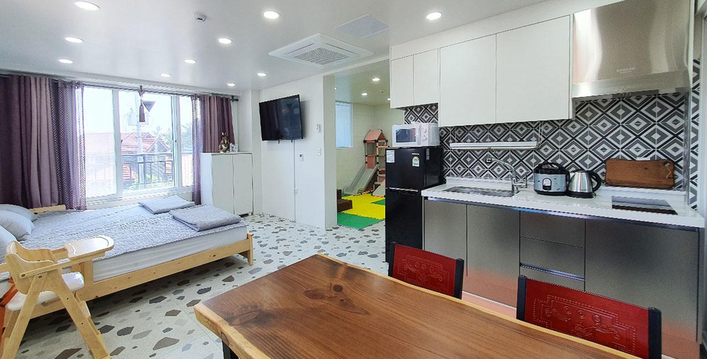 Others 5, Ciao Bella Kids Pool Pension, Taean