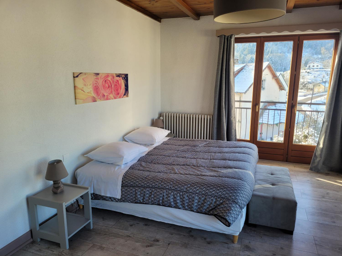 Bedroom 3, Les Jolis Coeurs, Vosges