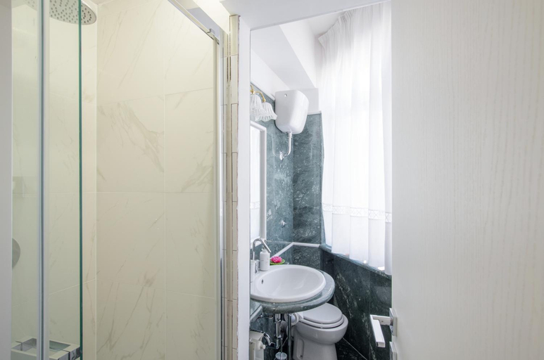 Bathroom 3, Trastevere Sweet House, Rome