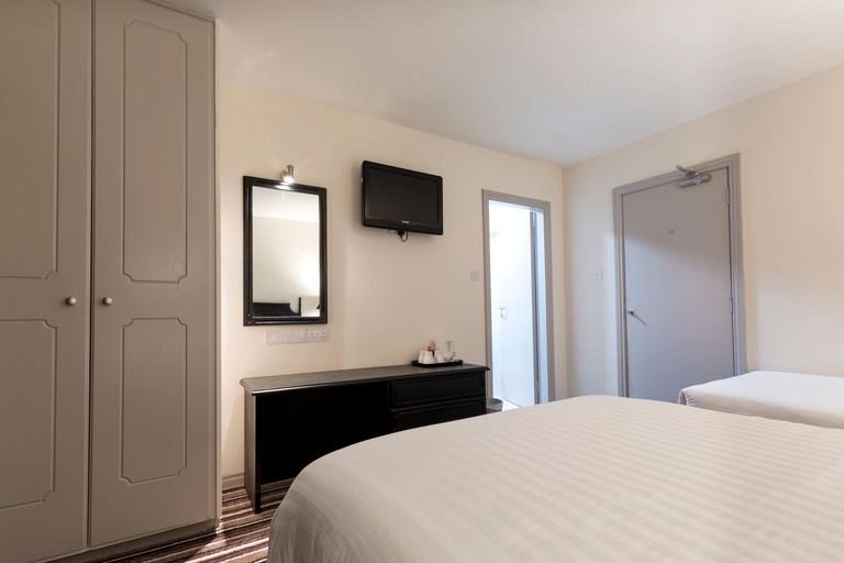 Bedroom, Ivy Tower Hotel