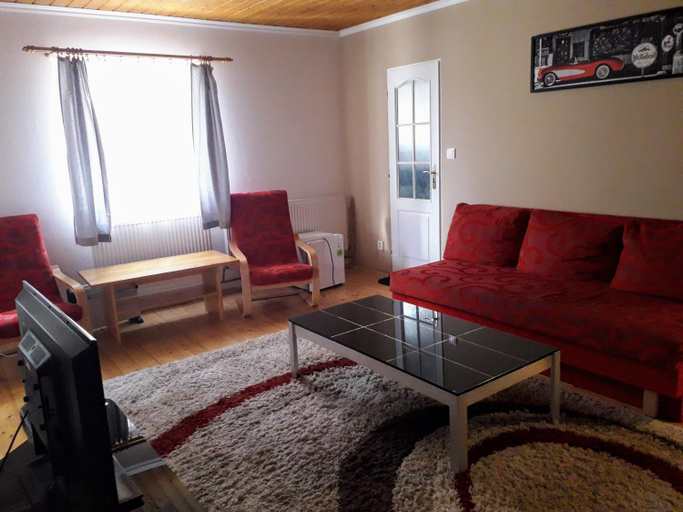 Others 5, Penzion Na Strelnici, Nymburk