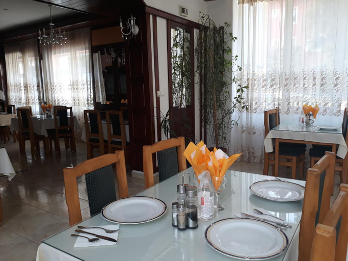 Others 2, Hotel Alice, Livadia