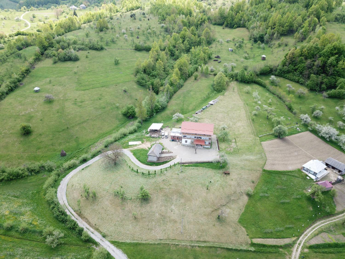 Others 3, PENSIUNEA PLAI STRABUN, Stramtura