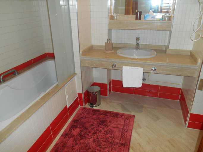 Bathroom 4, Dar Nador, Nador