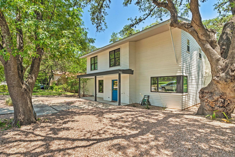 Modern Austin Home with Yard about 1 Mi from ACL!, Travis