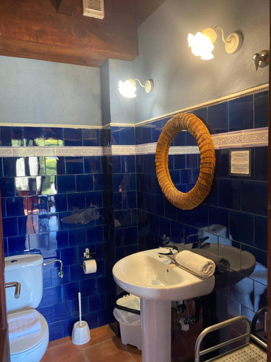 Bathroom 3, Can Bonada, Girona