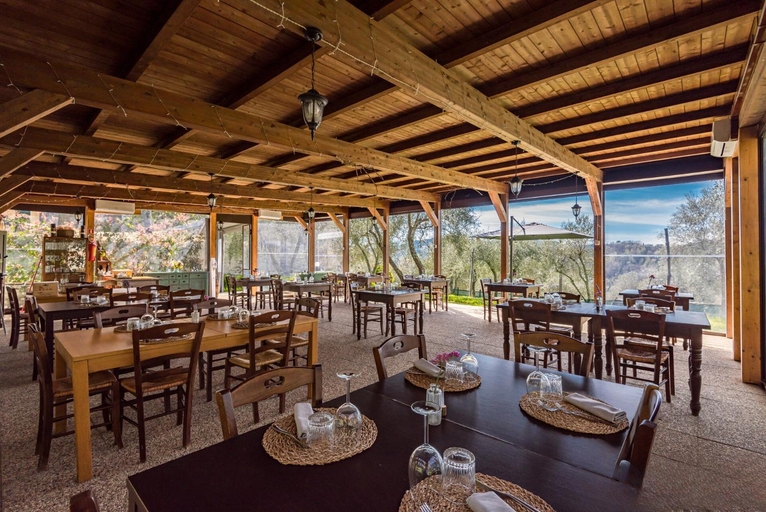Others 5, Un'Ottima Annata B&B, Massa Carrara