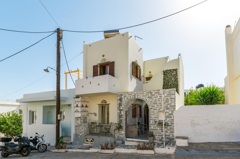 Others 4, En Tino 4, South Aegean