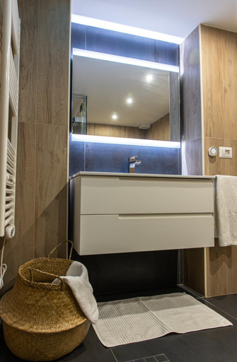 Bathroom 3, La Casa del Gelsomino Palace, Catania