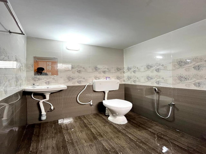 Bathroom 18