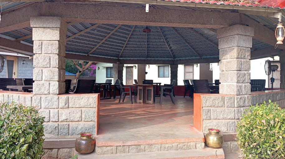 Food & Drinks, Leo Comforts River side , Koppal