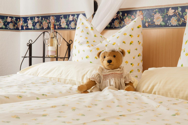 Bedroom 2, Hotel Goldenes Faß, Würzburg