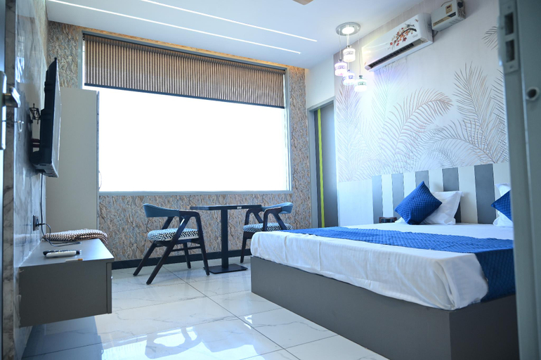 Others 4, Hotel Lions lounge, Hisar
