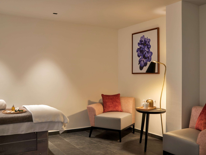 Bedroom 4, L'Esquisse Hotel and Spa Colmar - MGallery, Haut-Rhin