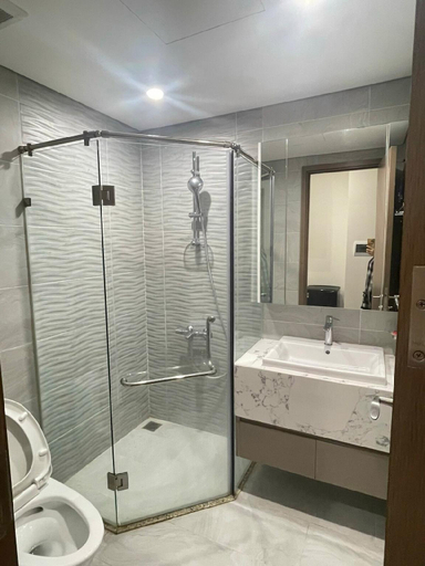 Bathroom 2, Vinhomes Smartcity - Căn hộ dich vụ - ZhomestayTK1, Từ Liêm