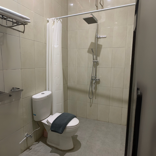 Bathroom 5, Villa Green Hills (temporarily closed), Malang