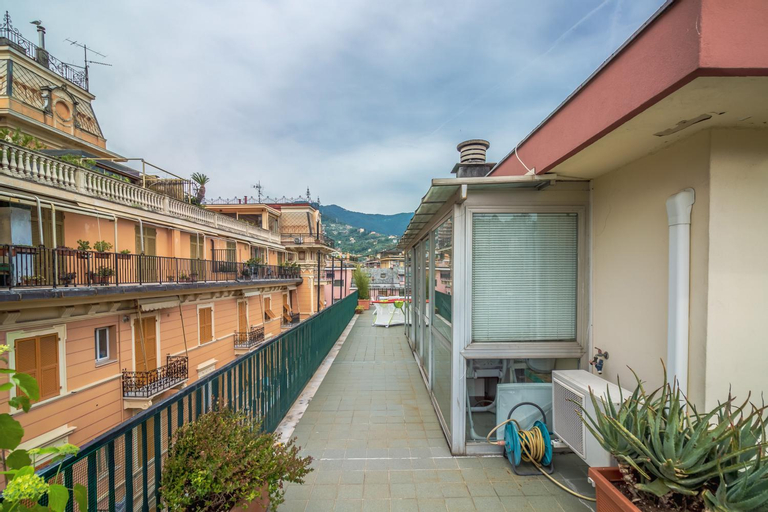 Exterior & Views 1, Casa Carla- Big Terrace-Sea View & Wifi, Genova