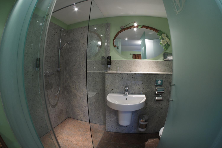 Bathroom 5, Stelinger Hof Hotel Munkel, Region Hannover