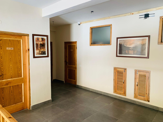 Others 4, The Bulevar - Whispering willow , Lahul & Spiti