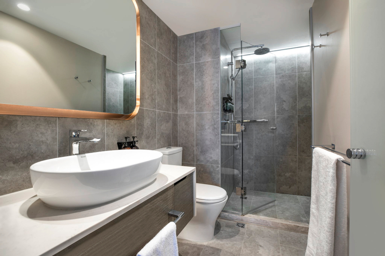 Bathroom 26