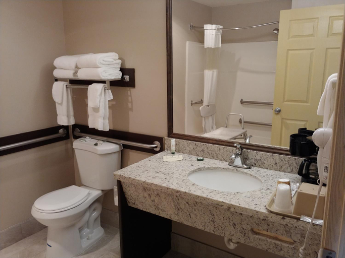Bathroom 4, Harborside Inn, Jefferson