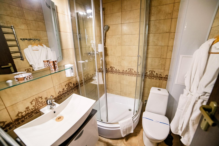 Bathroom 4, Hotel Solomiya, Drohobyts'ka