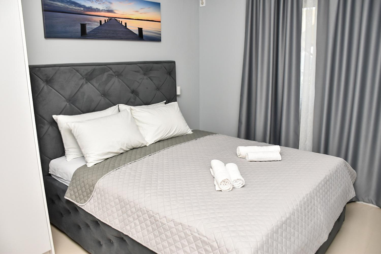 Others 5, Apartments Sisevic