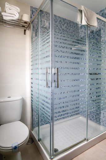 Bathroom 4, Apartamentos Buensol, Málaga