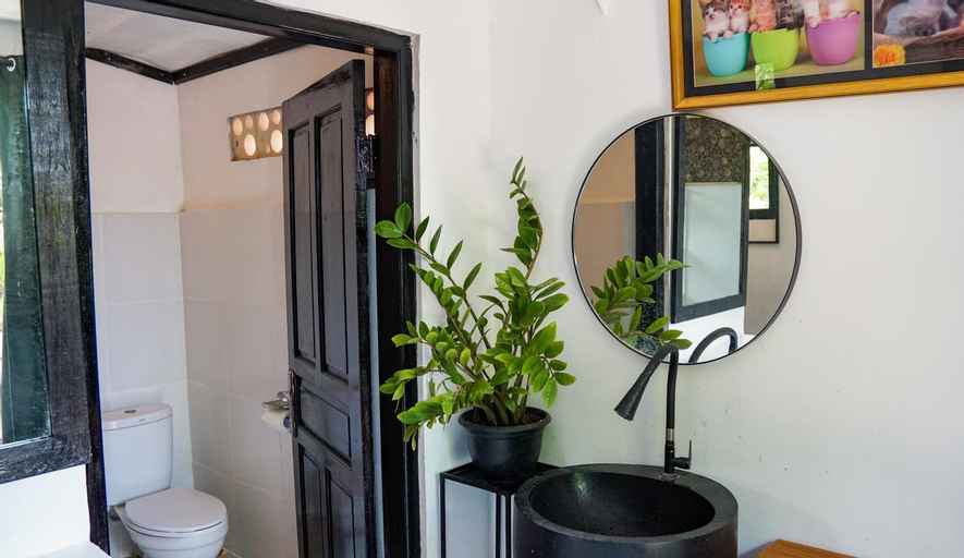 Bathroom 15