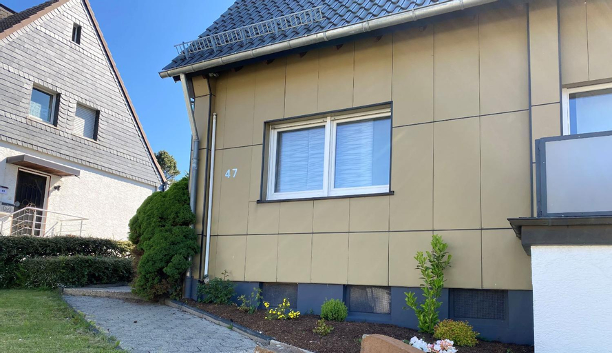 Exterior & Views
