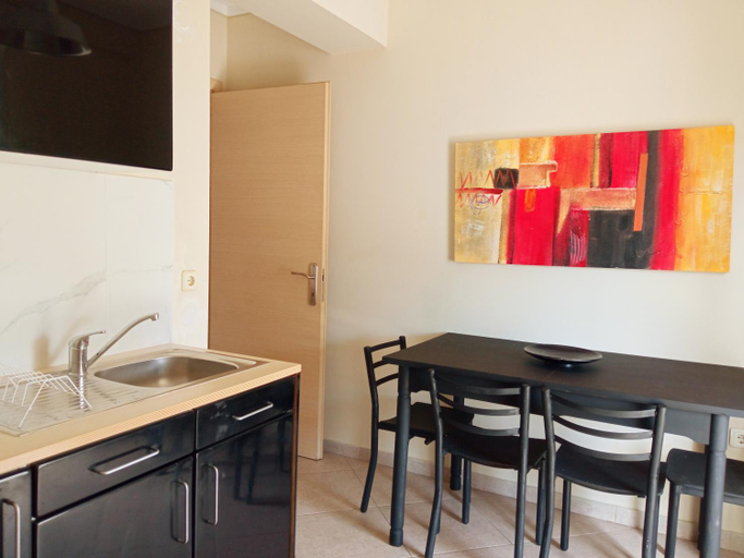 2, Tzikas apARTments, Central Macedonia
