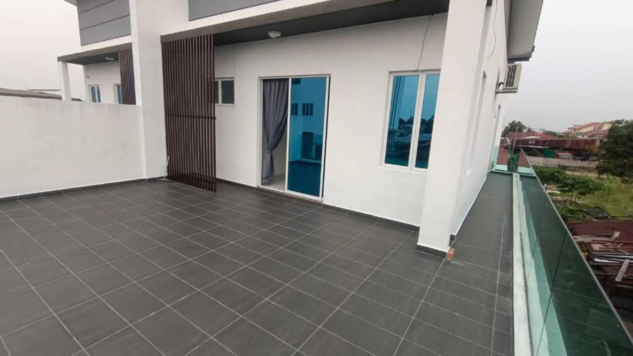 Others 5, Villa Chee, Sabak Bernam
