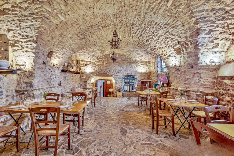 Food & Drinks, Un'Ottima Annata B&B, Massa Carrara