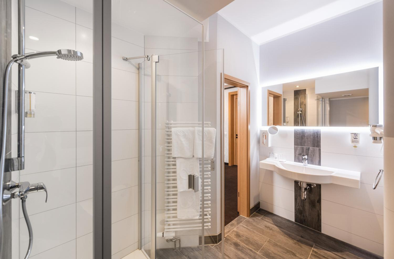 Bathroom 3, Goebel's Sophien Hotel, Eisenach