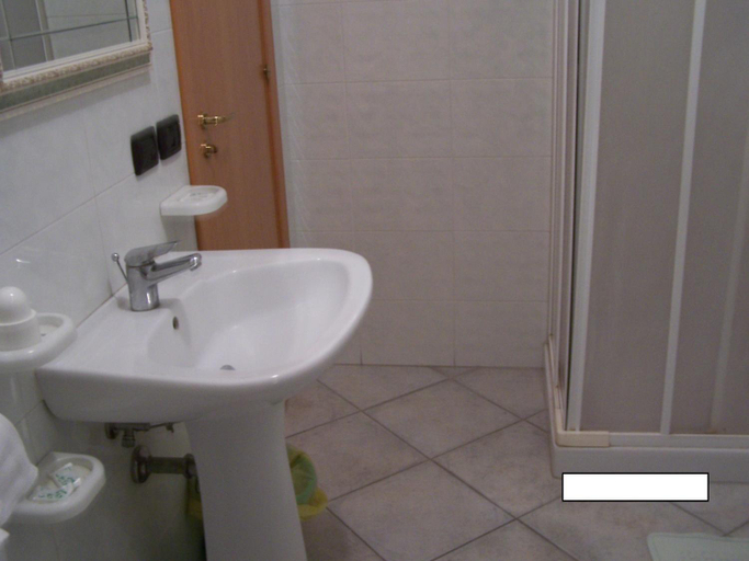 Bathroom 4