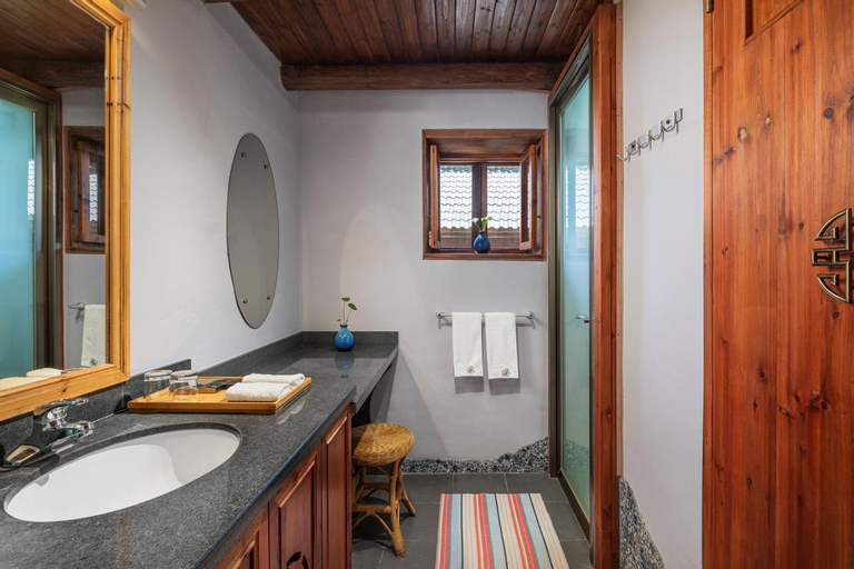 Bathroom 9