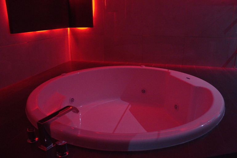 Bathroom 5