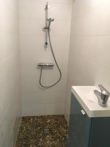 Bathroom, Spotsleeping, Pyrénées-Atlantiques