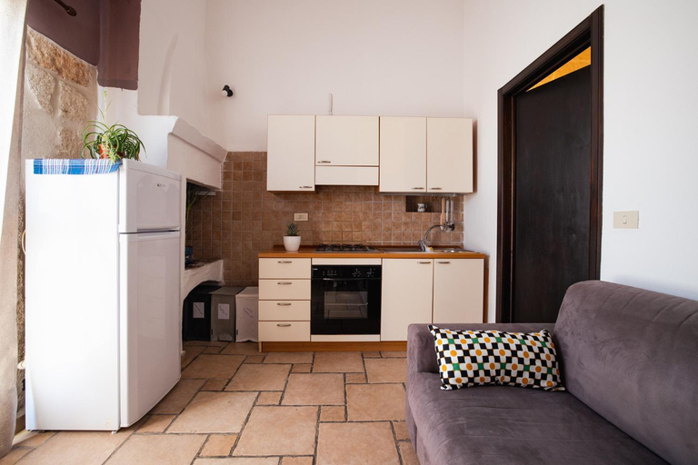 Kitchen 3, CASA LAPILLI, Bari