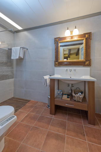 Bathroom 4, Hotel Cal Sastre, Girona