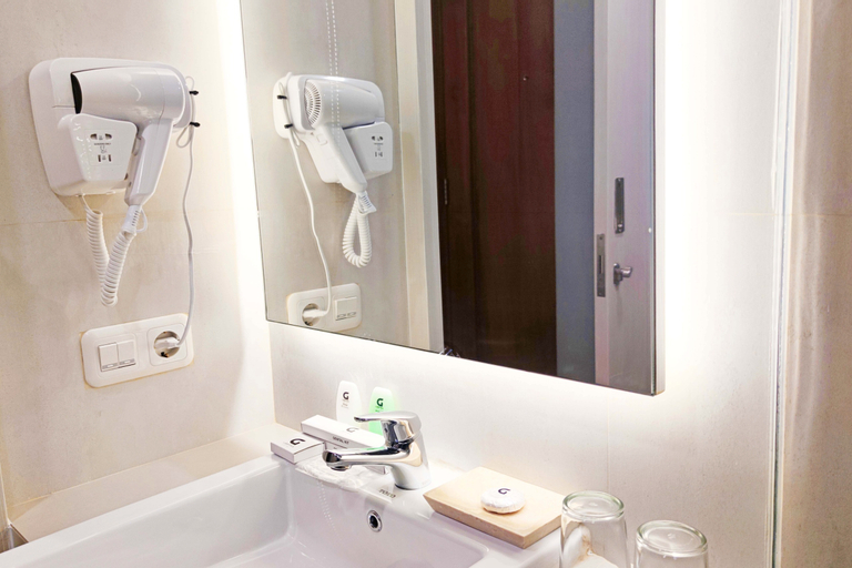 Bathroom 7